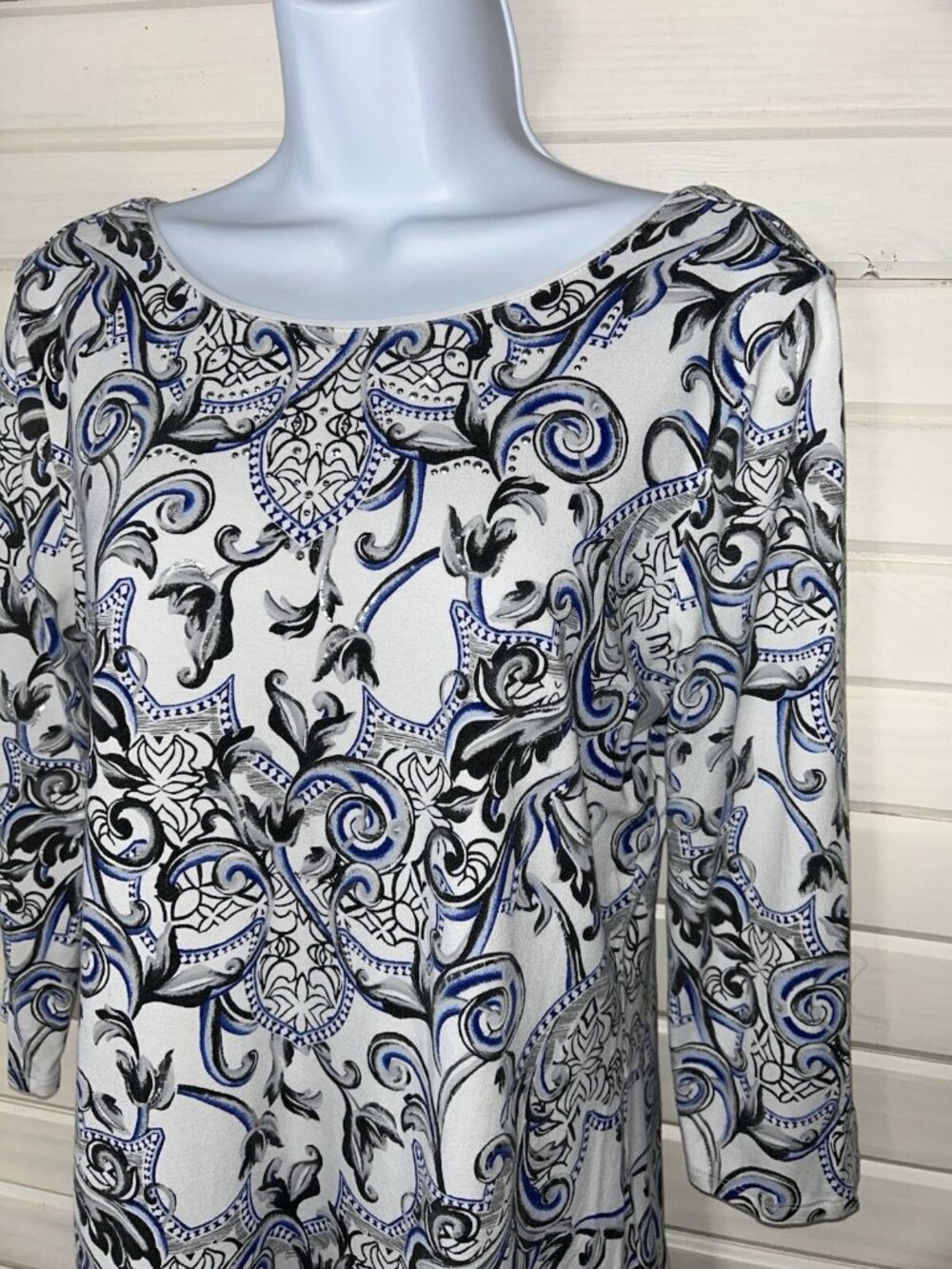 WHBM Sz MEDIUM Scoop Back 3/4 Sleeve Black Blue Scroll Print Knit Blouse VGUC